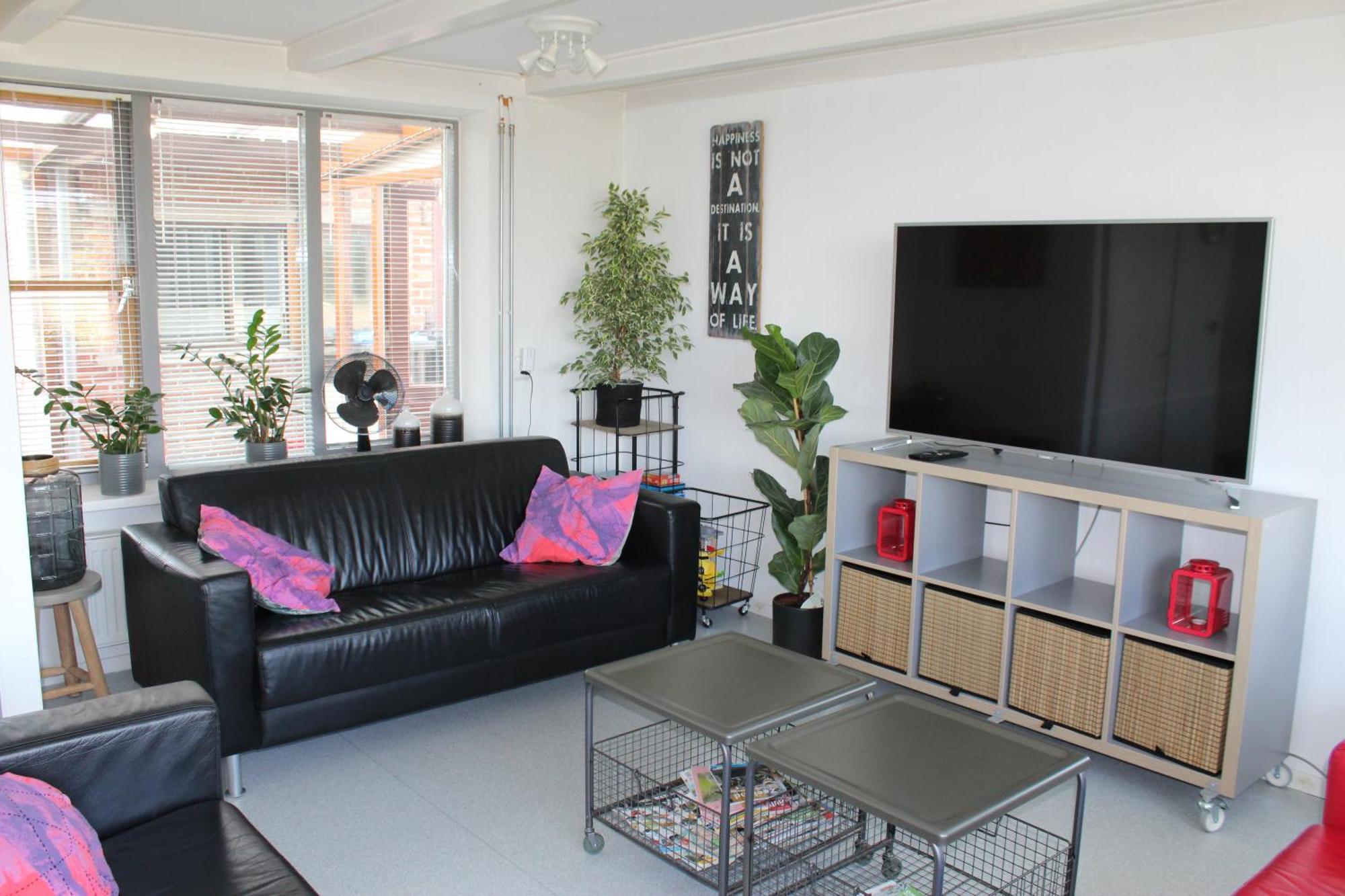 Villa Vrijstaande Ruime Familiewoning Landelijk Gelegen Lewedorp Esterno foto